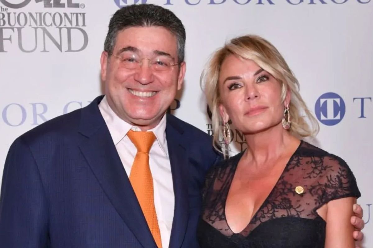 Itzhak Ezratti wife